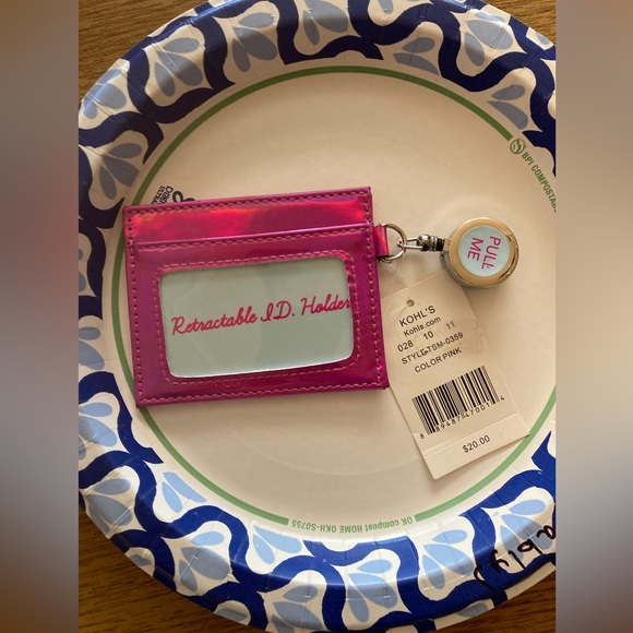 RETRACTABLE ID HOLDER WALLET, PINK IRIDESCENT. NWT - Picture 1 of 4